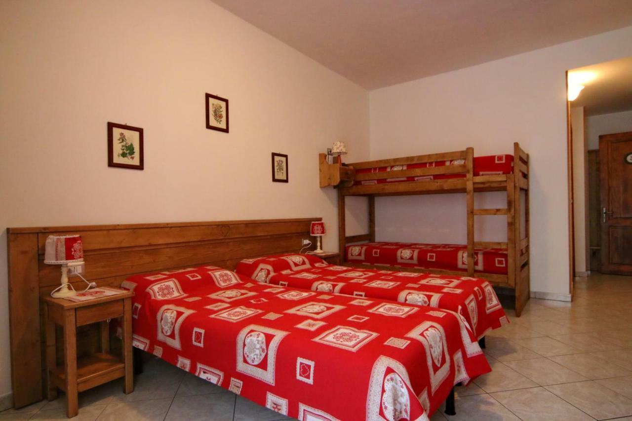 Albergo Ristorante Centro Vico Canavese Exterior foto