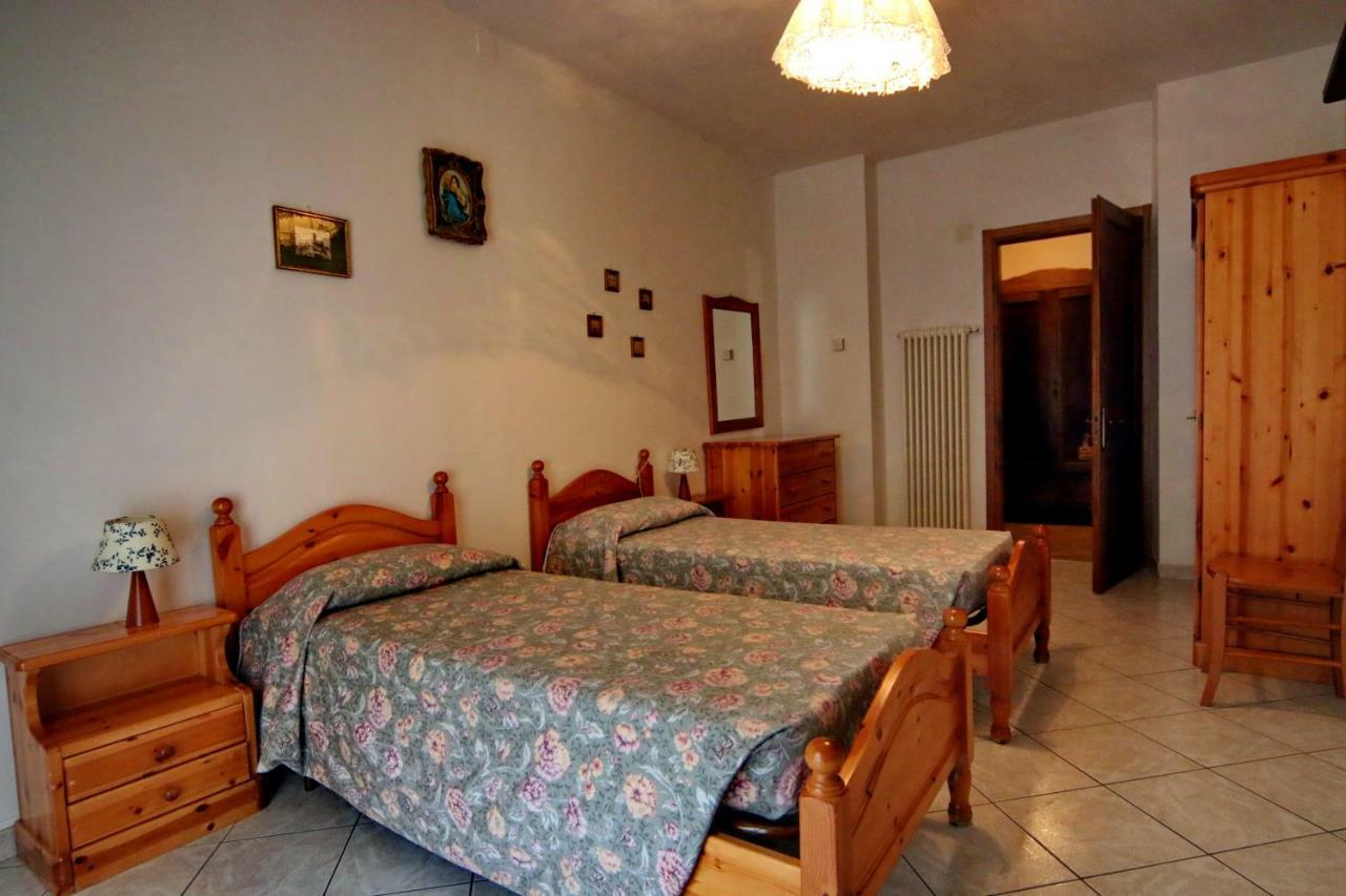 Albergo Ristorante Centro Vico Canavese Exterior foto